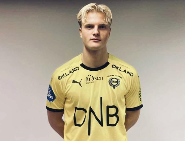 令曼联后场 令曼联后场